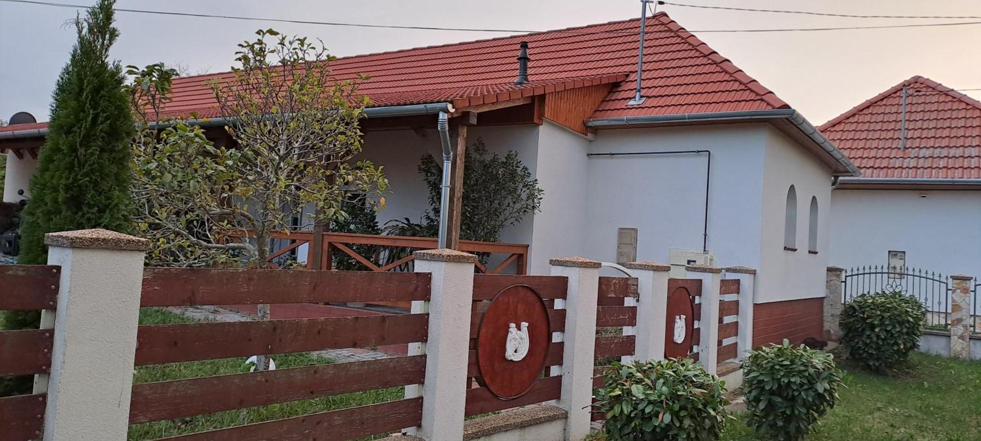 Manipura Villa Szemenyecsörnye Exterior photo