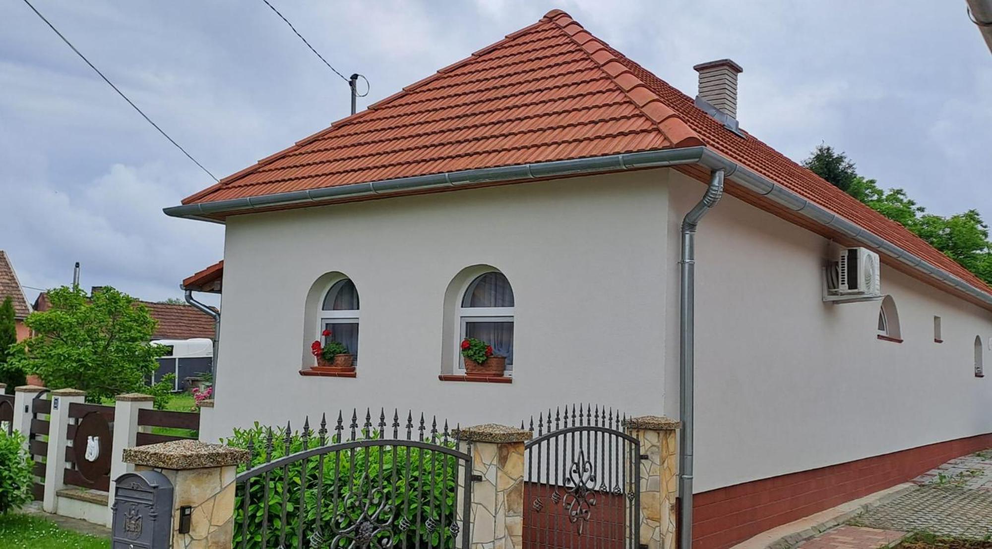 Manipura Villa Szemenyecsörnye Exterior photo